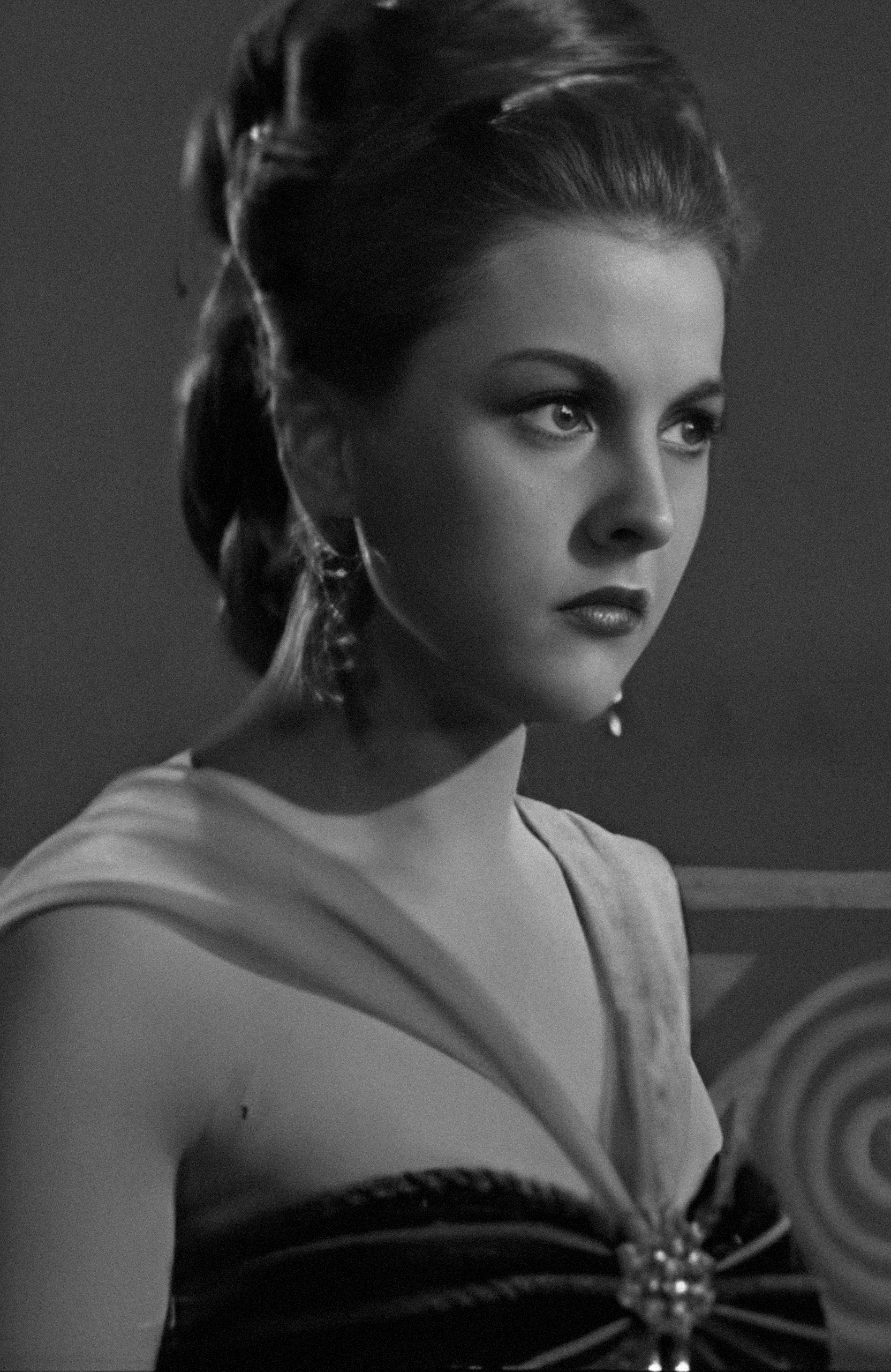 Black-and-white portrait of French actress Jany Clair in Hercules (1960), the vintage reference that inspired VKELLER's Samara silk dress silhouette.